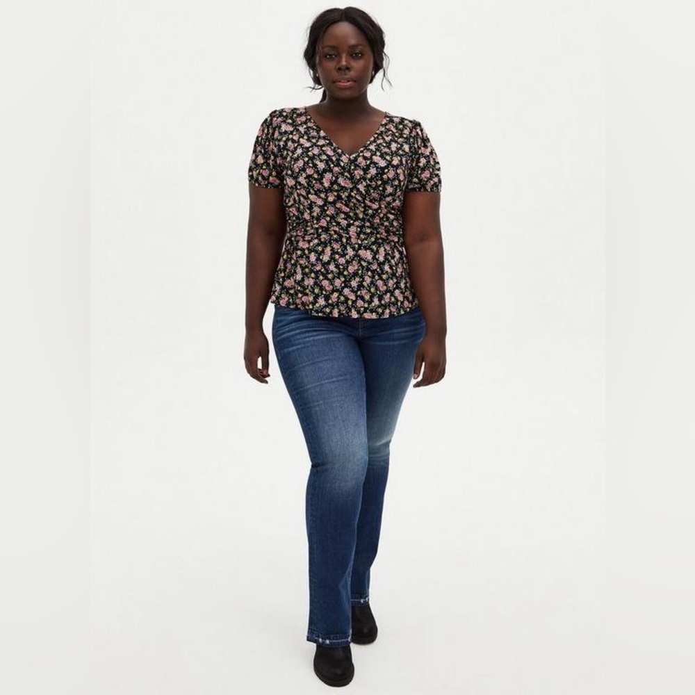 Torrid Super Soft Surplice Puff Sleeve Top Roses Floral Jersey Plus Size 2X - Picture 13 of 13